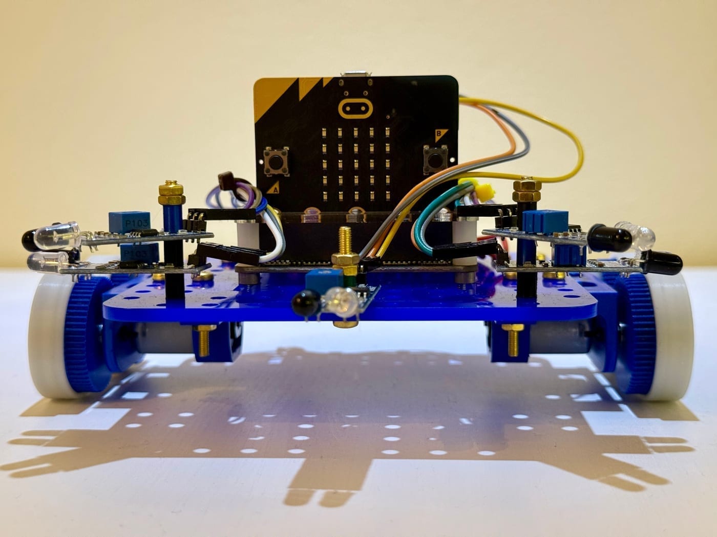Maze navigation robot — front view