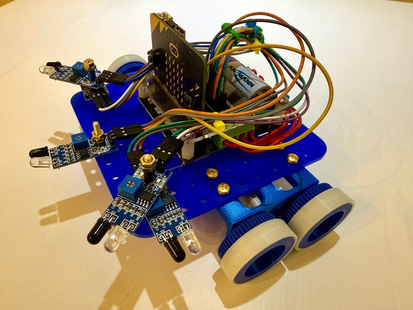 Maze navigation robot — ISO view
